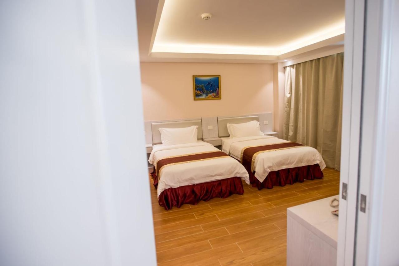 Hotel Americano Garapan Exterior photo
